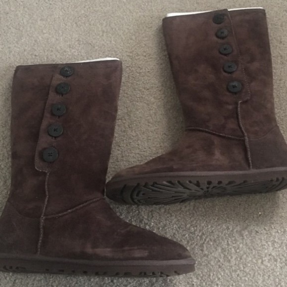 Ugg Lo Pro Button Boot - Picture 2 of 4